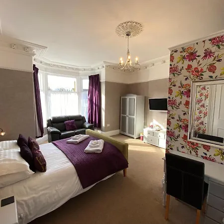 Lynwood (adults Only) Bed and breakfast