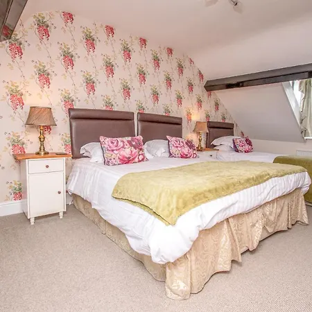 Lynwood (adults Only) Bed and breakfast